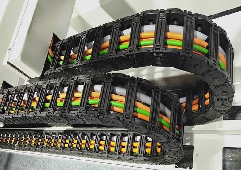 拖鏈電纜詳解：概念、結(jié)構(gòu)、應用、優(yōu)勢與選型注意事項，工業(yè)領域的靈活守護者